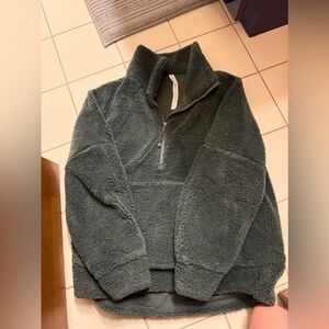 New lululemon oversized scuba- m/l size